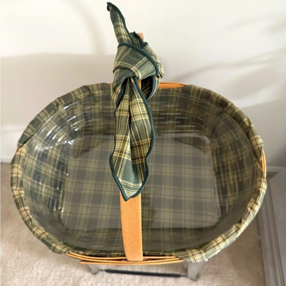 1998 Longaberger Traditions Collections Hospitality Basket w/Green Plaid Liner